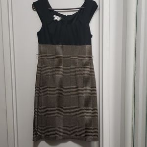 London Times size 10 but fits more 8 size..